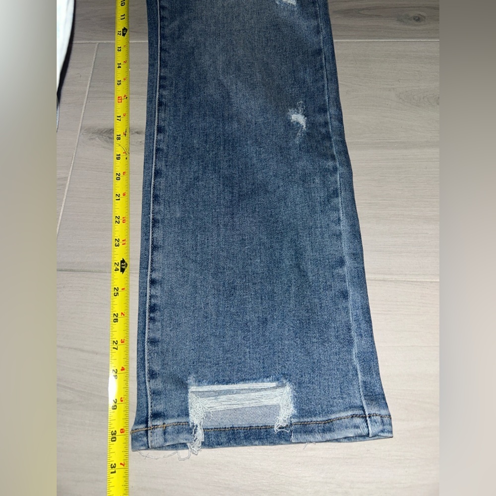 Judy Blue Mid Rise Heavy Distressed Straight Jeans Size 13/31 - Picture 10 of 10